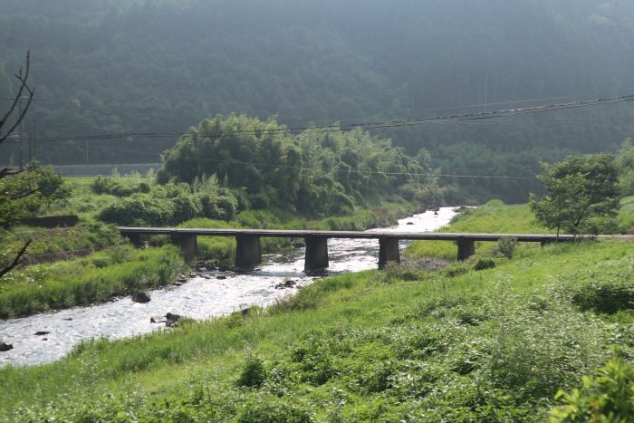 久万秋の沈下橋（四万十川本流にかかる第２番目の沈下橋）