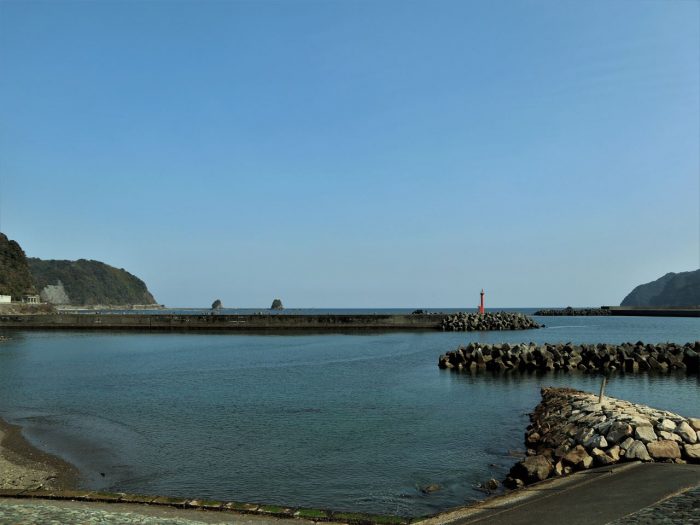 ふるさと海岸からの久礼湾の眺め